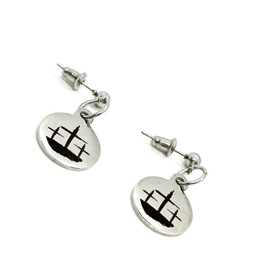 Three Cross Charm Earrings, Crucifixion of Christ, Easter, Salvation Gift, Baptism, Sunday School Teacher, Pastor Faith, Believer, Christian