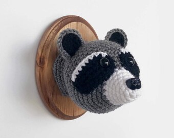 Raccoon Faux Taxidermy, Crocheted (5"x7")