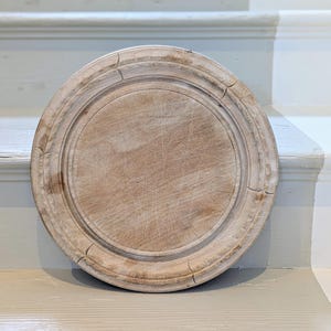Ein schönes Vintage Holz Platane geschnitztes Brotbrett Kitchenalia C1920