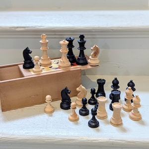 Vintage 1950s larger tournament sized Staunton Pattern Chess Set Chess Men in Box chess set ebonised boxwood treen games chess antique