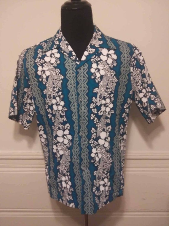 Authentic Howie Hawaiian Shirt Medium - image 1
