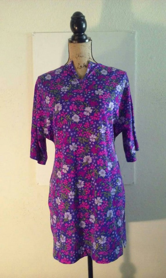 Vintage 60's/70's Floral  purple and pink mod thre