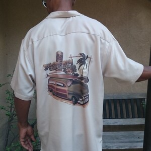 Camisa de campamento color canela con botones estilo coche clásico de surf hawaiano vintage, talla grande