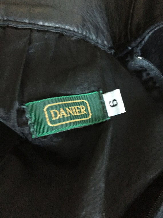 2000’s Danier leather skirt - image 2