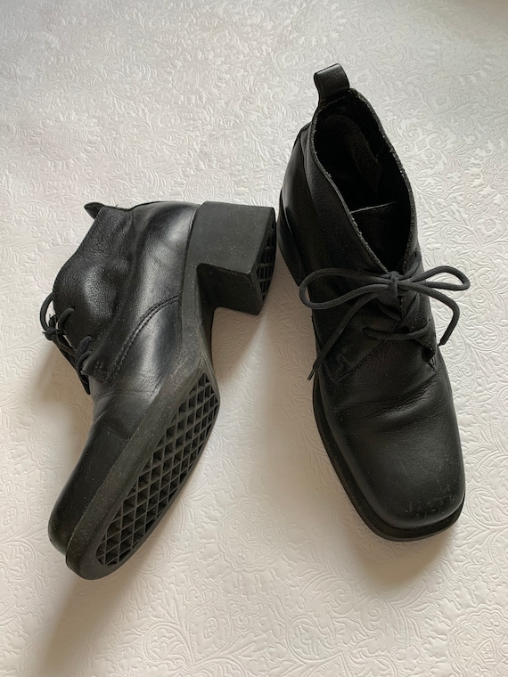 2000's Vintage platform lace up ankle boots