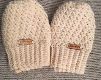 crochet messy bun hat, ponytail hat, crochet hat, messy bun hat