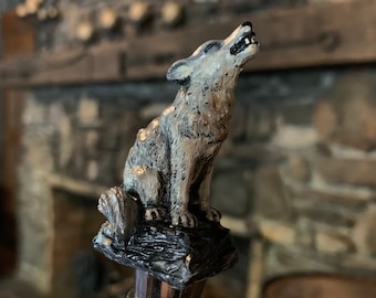 Howling Wolf-wijnstopper: handgemaakte flessenstop van hars, wijn en sterke drank