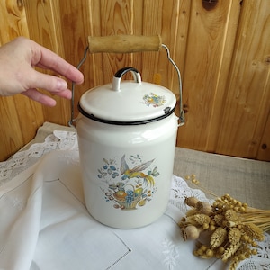 Dekorative Emaille Kanne / weißer Milchkännchen / vintage Milchkännchen / Vintage Emailletopf / rustikale Emailledose
