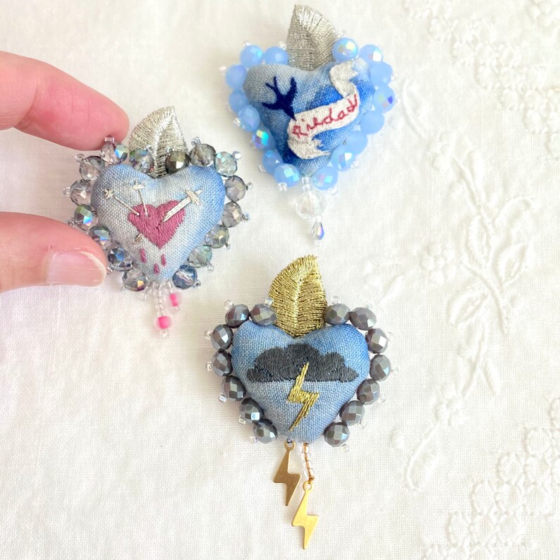 Textile sacred heart jewelry exvoto