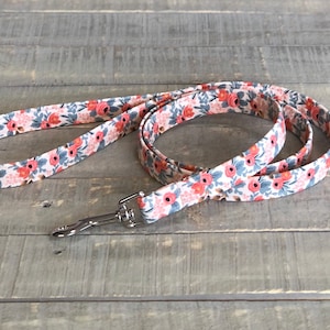 Floral Dog Leash, Peach Dog Leash, Girl Dog Leash, Spring Dog Leash, Spring Floral Dog Leash, Dog Leash