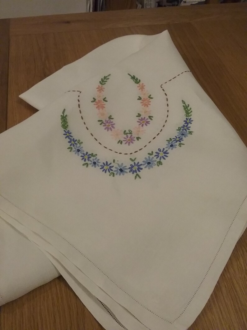 Vintage Irish Linen Tablecloth Vintage linen hand embroidered Etsy