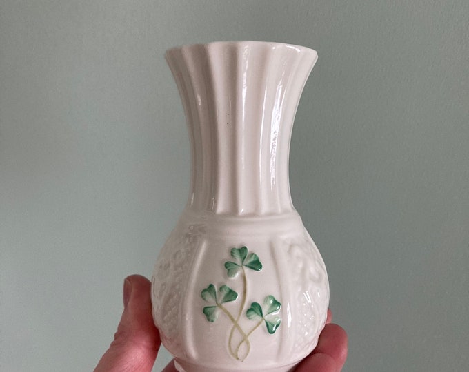 Vintage Belleek China Vase. Nadine Spill Pattern. Parain Irish China