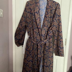 Vintage Man&#39;s Housecoat. Dressing Gown. Dressing Gown. Paisley pattern. Housecoat. Retro dressing robe.
