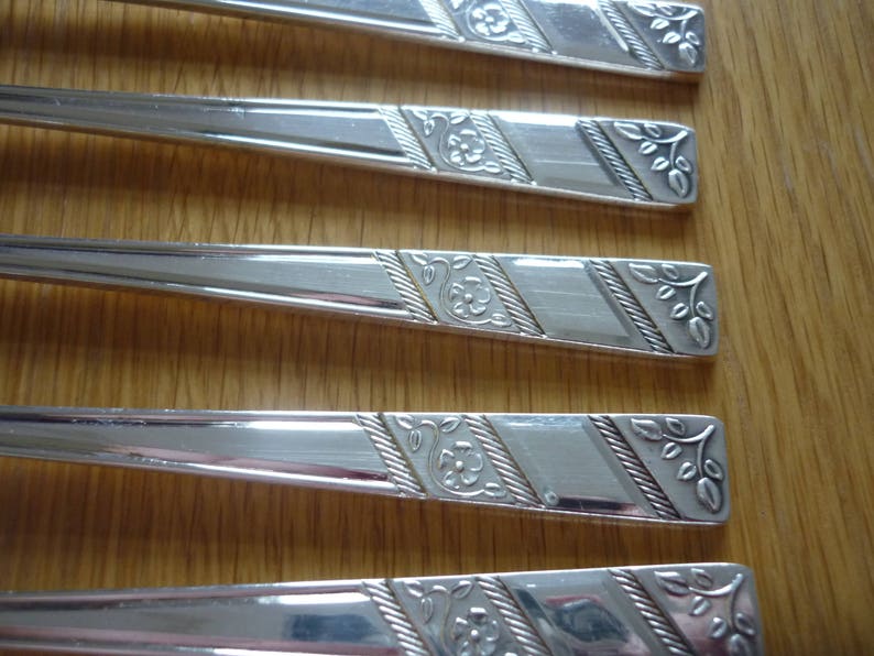 C. pastry forks 50/% PRICE REDUCTION Selection of Vintage Viner Silver Rose Cutlery fish knives teaspoons forks