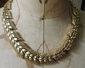 1950s Lisner Gold Toned Necklace And Bracelet Set