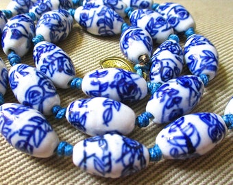 Vintage Chinese Hand Painted Porcelain Beaded Necklace