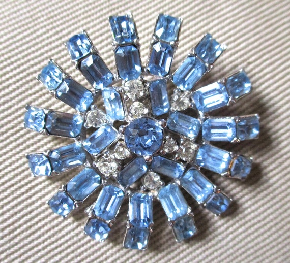 Vintage Bogoff 1950s Rhinestone Brooch - image 1