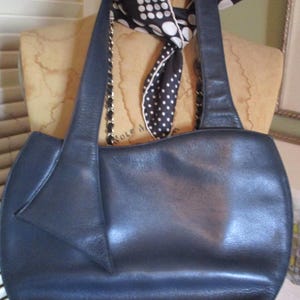 Vintage Llardo Dark Navy Leather Purse Made in Spain