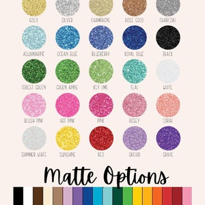 Pu&ograve; includere: Una tabella che mostra le opzioni di colore glitter e opaco per un progetto artigianale. Le opzioni glitter includono oro, argento, champagne, oro rosa, carbone, acquamarina, blu oceano, mirtillo, blu reale, nero, verde bosco, mela verde, lime, verde acqua, bianco, rosa tenue, rosa acceso, rosa, rosa chiaro, corallo, bianco scintillante, sole, rosso, orchidea e uva. Le opzioni opache includono nero, bianco, marrone, beige, viola chiaro, viola scuro, blu, verde, verde scuro, giallo, arancione, rosso e rosa.