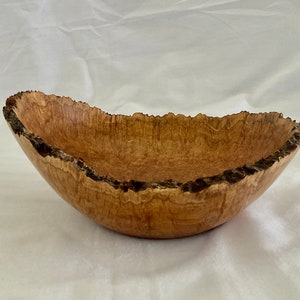 Wooden burl bowl, Brown Mallee Burl bowl. A large stunning burl bowl rich in colour and character, beautiful show piece in the home.
