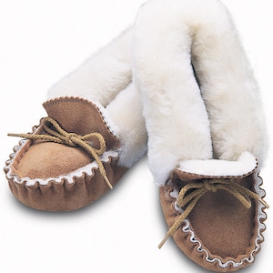 Ladies Collared Sheepskin Moccasin Style Slippers