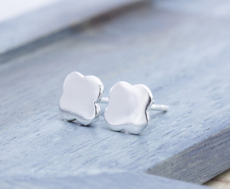 925 stering silver shiny clover stud earrings E/_00048