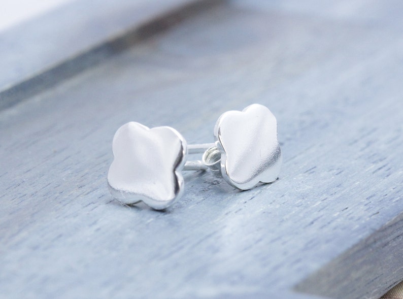 925 stering silver shiny clover stud earrings E/_00048