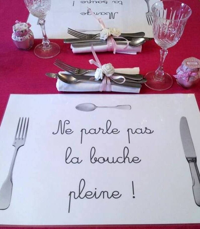 Humorous plasticized table set don/'t talk full mouth
