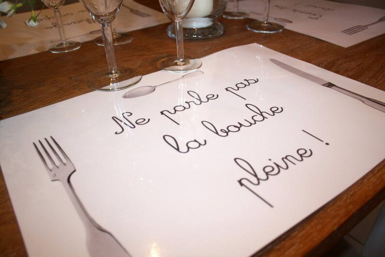 Humorous plasticized table set don/'t talk full mouth