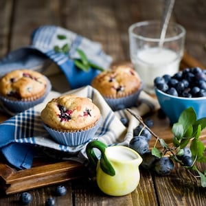 Laminated placemat blueberries cakes