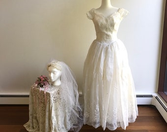 Vintage 1950s Bridal SET | Wedding Dress Designed by Marie of Pandora, Veil, Hoops my dear Petticoat, Wedding Cake Topper