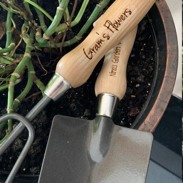 Juego de herramientas de jardín personalizado: paleta y rastrillo grabados, bolsa de arpillera
