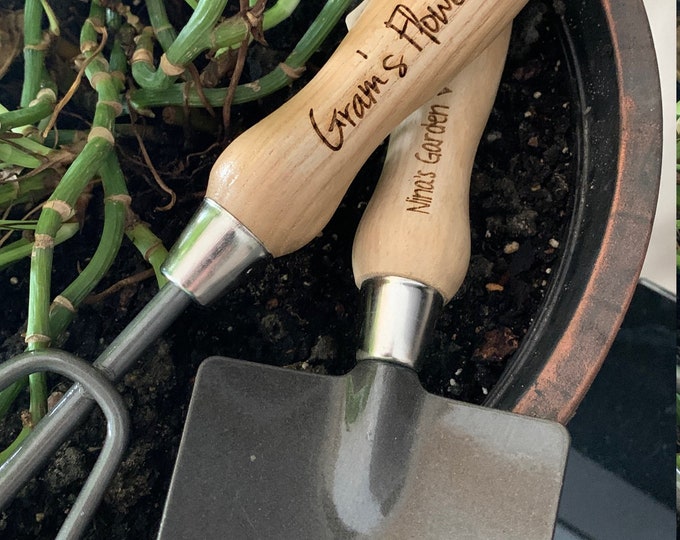 Personalized Garden Tools - Great gift for the gardener! - Trowel + rake with your custom text