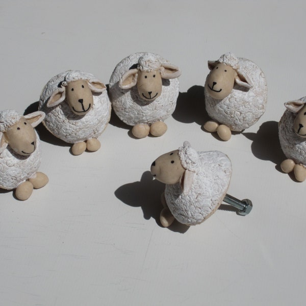 Lot de 3 moutons! BOUTONS de tiroir, bac, porte, placard. PORCELAINE FROIDE saeljana . Poignées chambre, enfant, cadeau. Commode. Meuble.