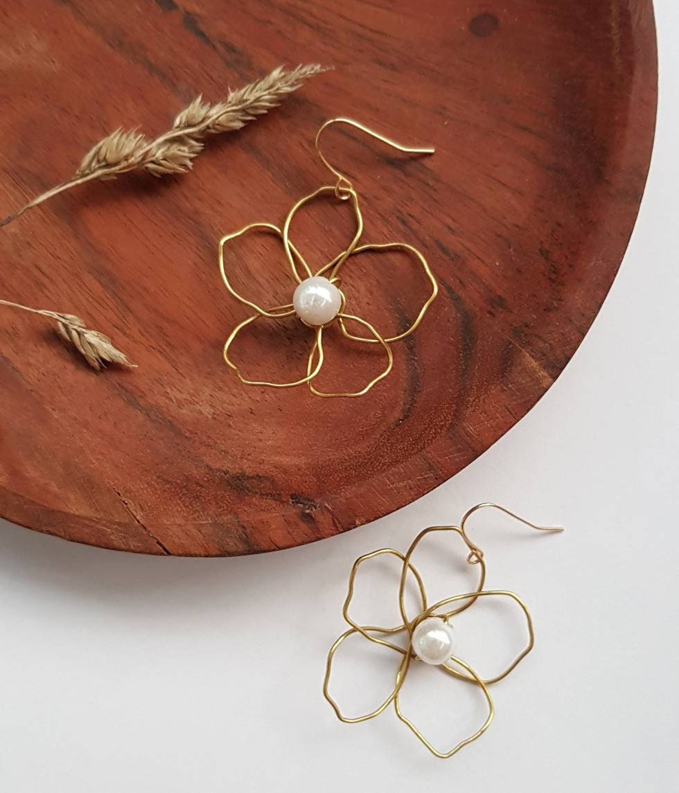 Metal wire deals earrings