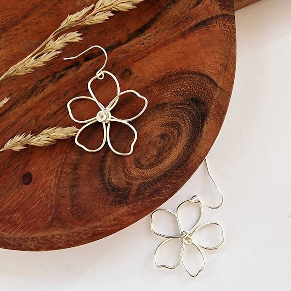 Silver wire flower earrings (SMALLER SIZE), delicate, hand shaped, sterling silver hooks, delicate, statement, lightweight