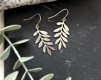 Delicate stainlees steel silver leaves earrings