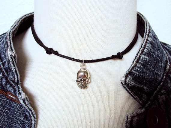 Bisutería collar góticos calavera aprox 36cm