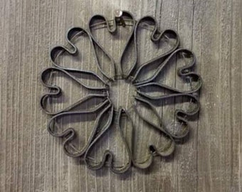 5" metal heart trivet primitive rusty