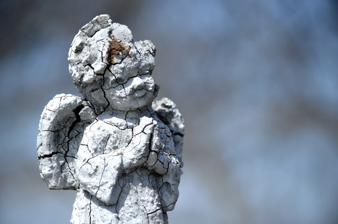 Statue Angel Stone 断捨離③様　２点おまとめ & stone Angel between Photo Stock Free · Plants and Trees 置物