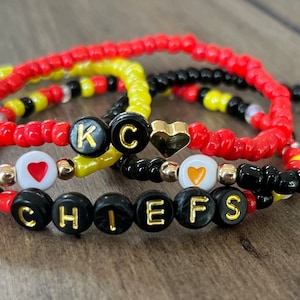 KC Chiefs Beaded Bracelet Stack l Kansas City Chiefs Petit ensemble de bracelets perlés l Ensemble de bracelets perlés Chiefs