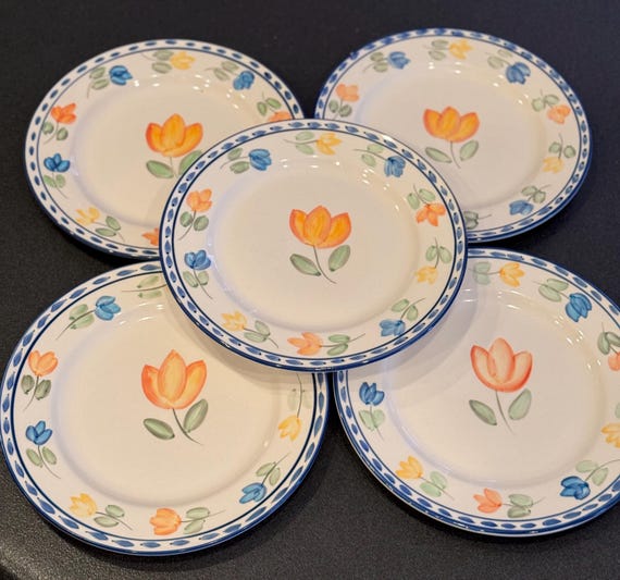 Vintage 1970 Tulip Plates • SIX Tulip Montgomery Ward Large Dinner Plates  • 10 1/2