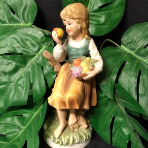 Vintage 1960s Girl Figurine &lt;&gt; Girl Eating An Apple &lt;&gt; Porcelain &lt;&gt; RARE &lt;&gt; EXCELLENT CONDITION