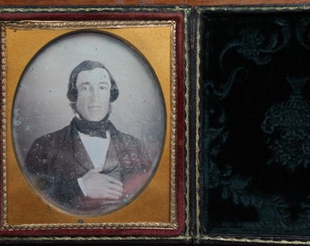 Vintage Fine Dressed Gentleman Hand Over Heart 1800s Dagarreotype