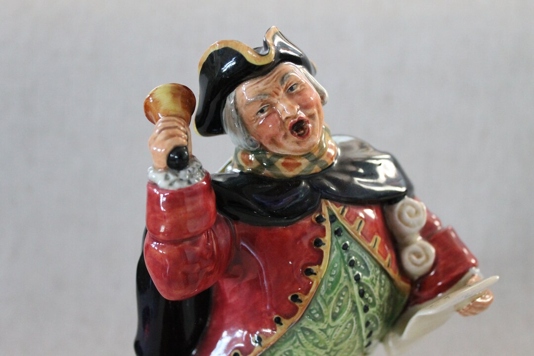 Vintage Doulton & Co. Limited Porclain Town Crier HN2119 Figurine Etsy