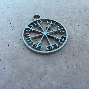 Vegvisir Pendant, version 2 image 1