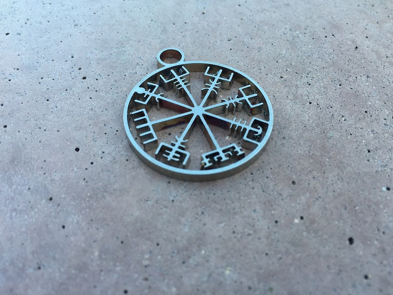 Vegvisir Pendant, version 2 image 1