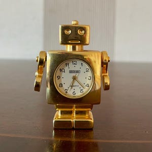 Vintage miniature robot quartz clock, vintage desk clock good working.