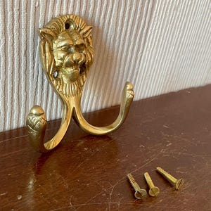 Vintage Brass Lion Head Wall Hook.