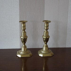 2 Antike Kerzenhalter aus Messing.